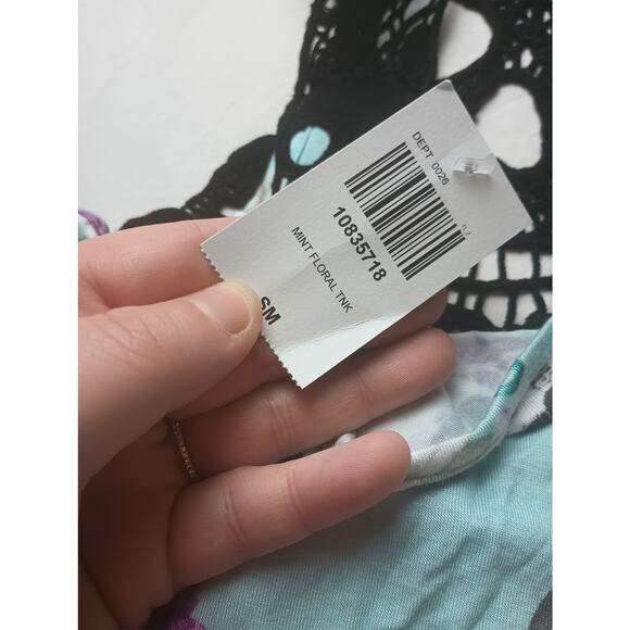 Hot Topic Skull Floral Tank Top Blue Purple Black Women Size Small NWT - Picture 4 of 5